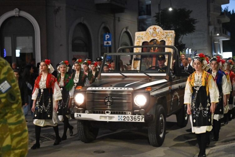 Ο Πανηγυρικός Εσπερινός και η Λιτανεία των Λειψάνων του πολιούχου και προστάτου της Λάρισας Αγίου Αχιλλίου