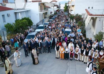 Χιλιάδες πιστοί στον Άγιο Κωνσταντίνο Λοκρίδος