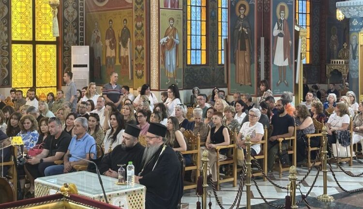Με ιδιαίτερη συγκίνηση η παρουσίαση του νέου βιβλίου του π. Λίβυου στη Λάρισα