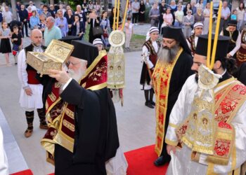 Με λαμπρότητα η υποδοχή του ιερού λειψάνου του Αγίου Γεωργίου στην Ανάληψη Βόλου
