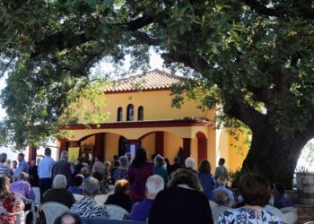 Πεντηκοστή καί Ἁγίου Πνεύματος στήν Ναύπακτο