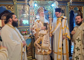 Χειροτονία Διακόνου από τον Μητροπολίτη Κορίνθου