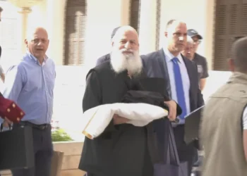 Πιστοί σε δύο στρατόπεδα για την ενθρόνιση του Μητροπολίτη Πάφου