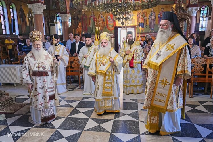 Πολυαρχιερατικό συλλείτουργο στην Ιερά Μονή Αγίας Κυριακής Λουτρού