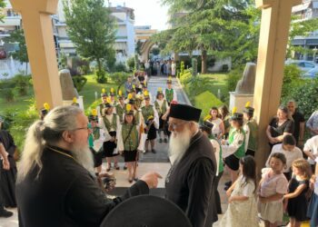 Πλήθος πιστών στο Επισκοπείο για τα ονομαστήρια του Μητροπολίτου Λαρίσης και Τυρνάβου Ιερωνύμου