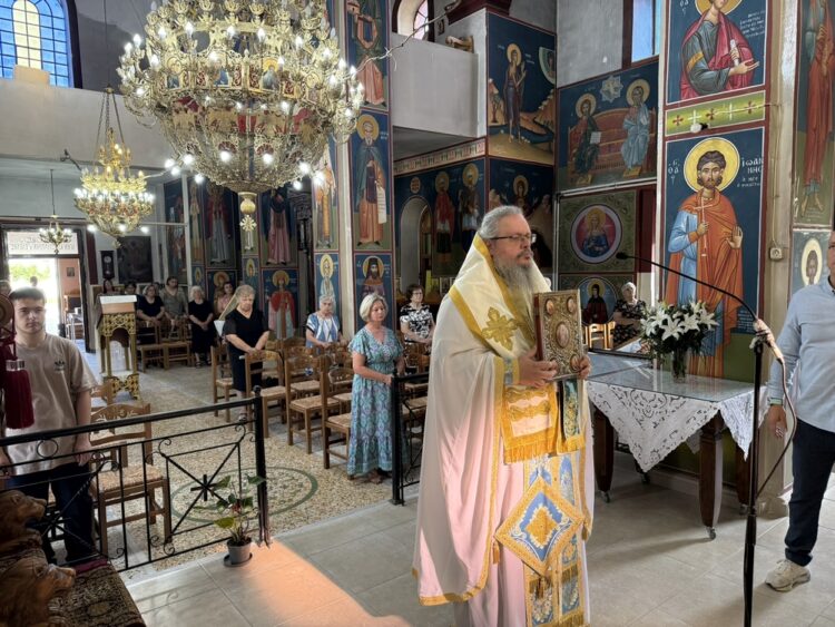 Στον αποκατασταθέντα σεισμόπληκτο Ναό του Βρυοτόπου λειτούργησε ο Μητροπολίτης Λαρίσης
