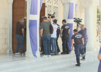 «Αίσχος» και «ανάξιος»: Ένταση και επεισόδια στη χειροτονία του νέου Μητροπολίτη Πάφου Γρηγόριου