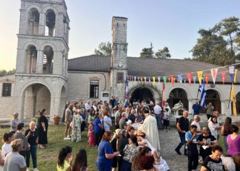 Με εκκλησιαστική λαμπρότητα εορτάστηκε ο Άγιος Παντελεήμων στον Παρακάλαμο Πωγωνίου