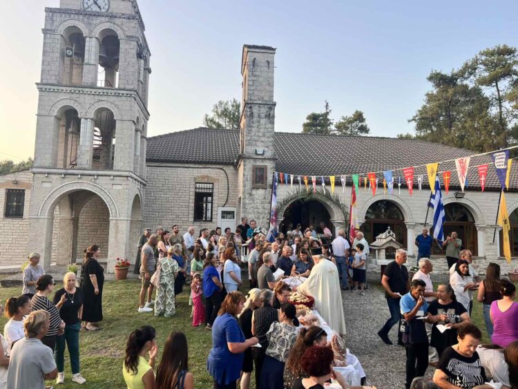 Με εκκλησιαστική λαμπρότητα εορτάστηκε ο Άγιος Παντελεήμων στον Παρακάλαμο Πωγωνίου