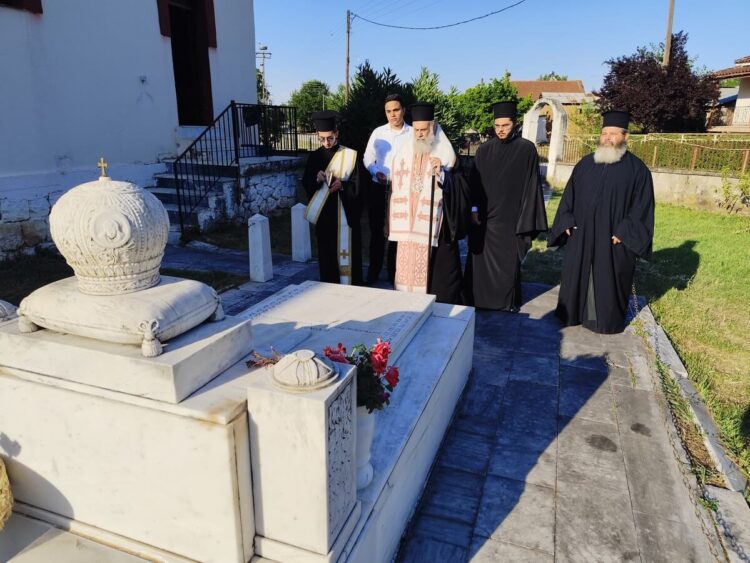 Τρισάγια μνήμης για τους μακαριστούς Αρχιερείς Χίου Παύλο και Νεοχωρίου Παύλο