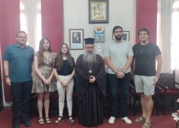 Φοιτητές της Φιλοσοφικής Αθηνών στον Μητροπολίτη Χίου, Ψαρών και Οινουσσών