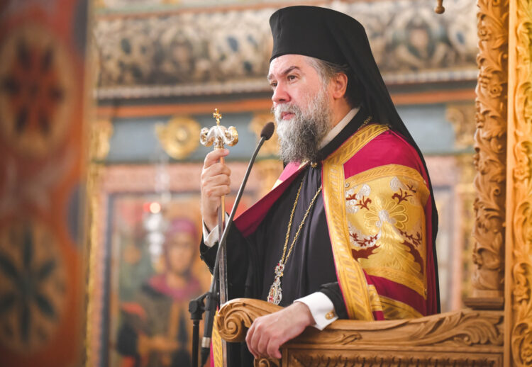 Σερρών Θεολόγος: «Οι άγιοι μας προτρέπουν να αγαπήσουμε δυνατά τον Χριστόν»