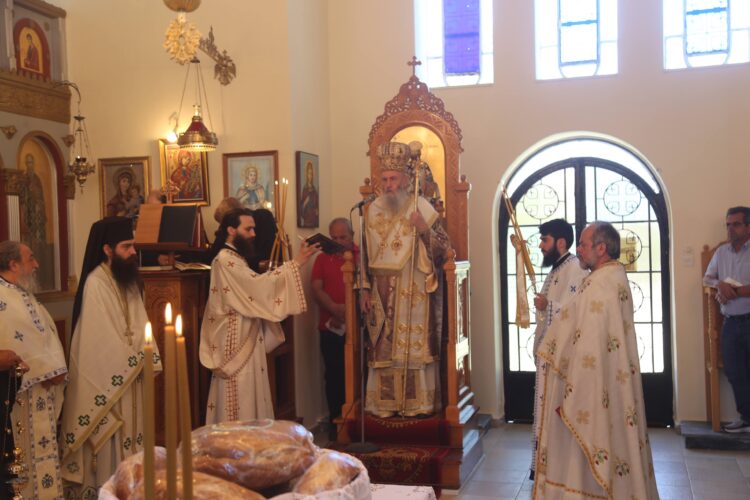Με Αρχιερατική Θεία Λειτουργία εορτάστηκε η Αγία Κυριακή στη Λεπτοκαρυά Ορεινής Ναυπακτίας