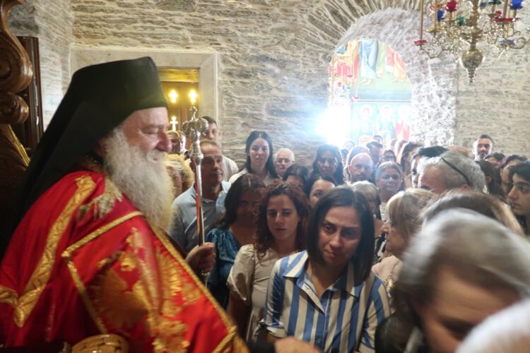 Ενθρονίστηκε ο νέος Ηγούμενος της Ιεράς Μονής Αγίας Μαρίνης Άνδρου