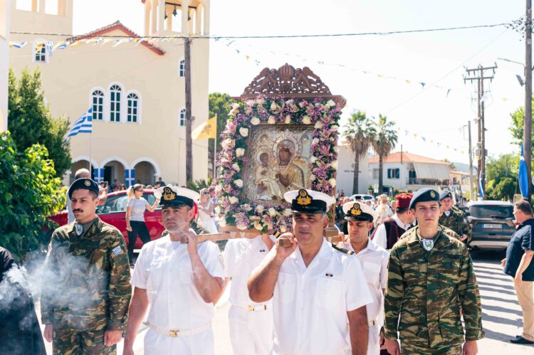 Η Φοινικούντα τίμησε με μεγαλοπρέπεια την Πολιούχο της Παναγία Τριχερούσα