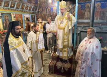 Ο Μητροπολίτης Λαρίσης στον ιστορικό Ιερό Ναό Αγίας Παρασκευής Λουτρού για την πανήγυρη της Αγίας Παρασκευής