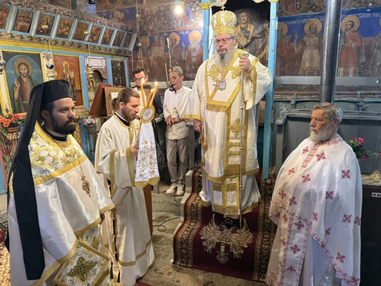 Ο Μητροπολίτης Λαρίσης στον ιστορικό Ιερό Ναό Αγίας Παρασκευής Λουτρού για την πανήγυρη της Αγίας Παρασκευής