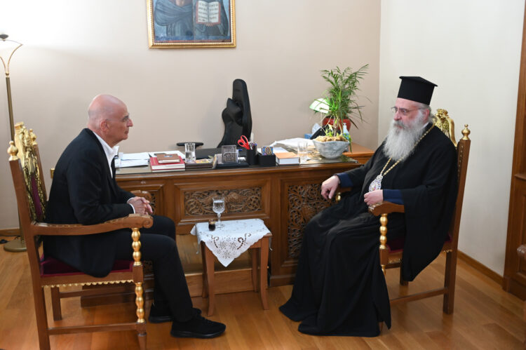 Στον Μητροπολίτη Μαντινείας ο Υπουργός Εθνικής Άμυνας Νίκος Δένδιας