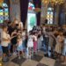 “Μὲ καθαρὲς καὶ ἄσπιλες ψυχές”: Ἡ νεολαία τῆς Χίου ἔψαλε τὴν Πρώτη Παράκληση στὴν Παναγία. Χορηγία ύποτροφιών 80.000 εύρώ