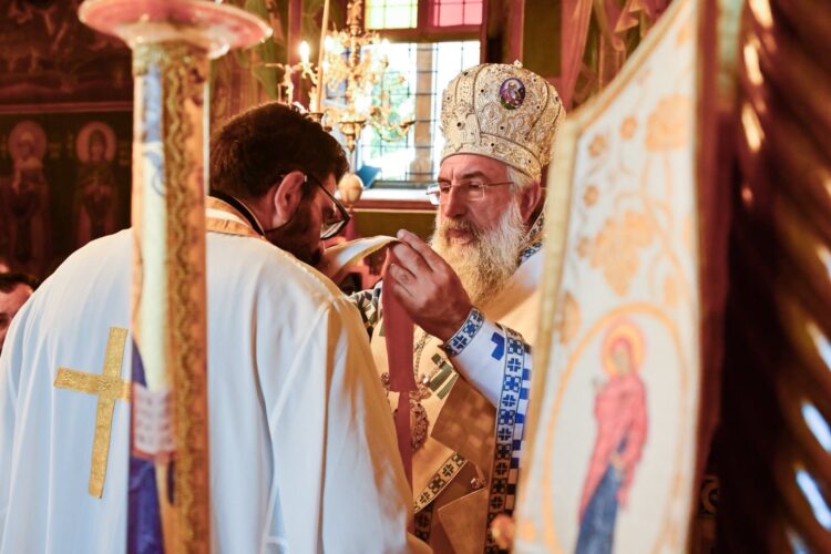 «Ἄξιος!» στον Άγιο Μύρωνα Ηρακλείου – Χειροτονήθηκε Πρεσβύτερος ο π. Νικόλαος Γιαννακάκης