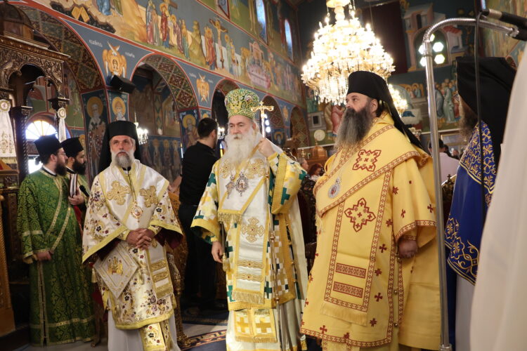 Τρισαρχιερατική Θεία Λειτουργία & Χειροτονία Διακόνου στον Ιερό Μητροπολιτικό Ναό Τιμίου Προδρόμου Λουτρακίου