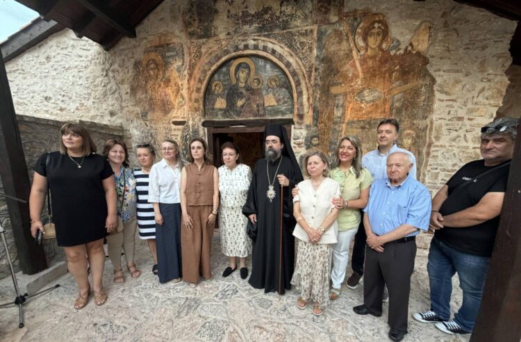 Παράδοση ἔργων ἀπό τήν Ὑπουργό Πολιτισμοῦ στήν Ἱερά Μητρόπολη Καστορίας