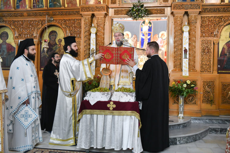 «Λάμψον και σε μας, Δέσποτα Χριστέ, το Φως Σου το αιώνιον!»