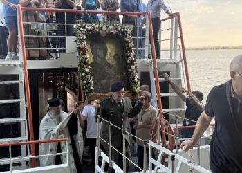 Μεθέορτος  Εσπερινός και λιτάνευση της Ιεράς Εικόνος της Παναγίας της Πορφύρας
