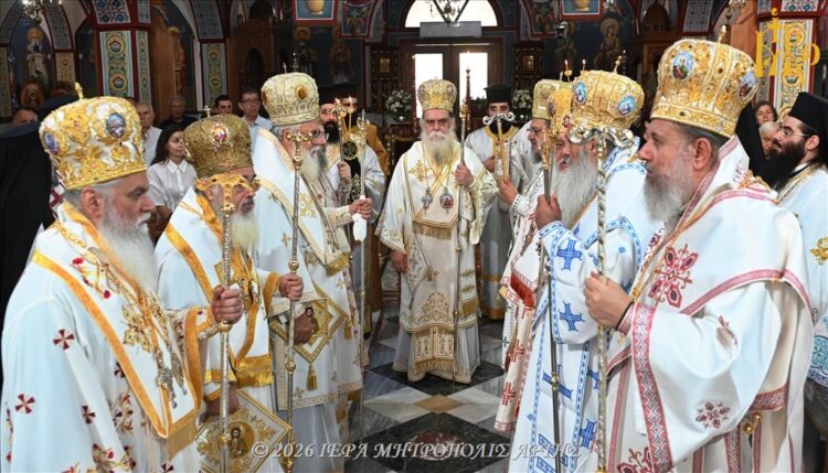 Με λαμπρότητα η πανήγυρη του Αγίου Καλλινίκου στην Άρτα – Πολυαρχιερατική Θεία Λειτουργία για τα ονομαστήρια του Μητροπολίτου Άρτης