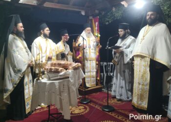 «Βούλιαξε» το Κουρτίκι: Χιλιάδες πιστοί στον Εσπερινό της Μεταμορφώσεως