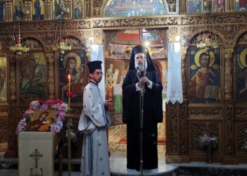 Η Παναγία ανοίγει για μας τον ουράνιο δρόμο