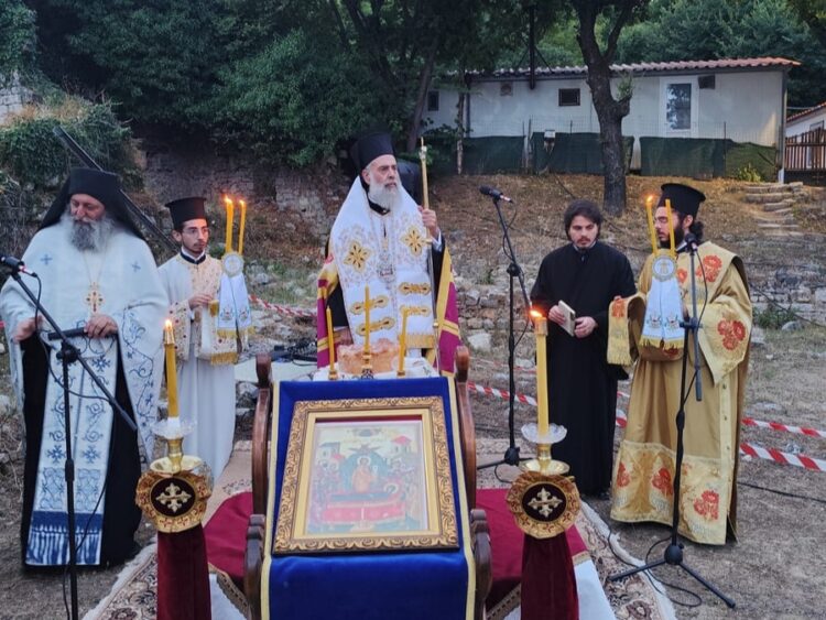 Ακολουθία του Εσπερινού της Θεομητορικής εορτής στην Ιερά Μονή Παναγίας «Πέτρας»