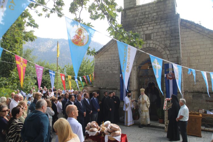 Η Ναυπακτία γιόρτασε την Παναγία: Λαμπρές εκδηλώσεις σε Παναξιώτισσα και Αμπελακιώτισσα