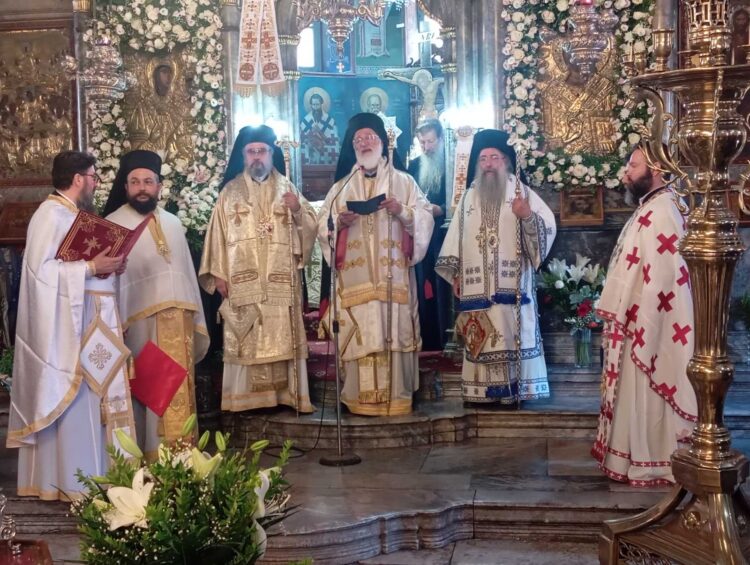 Πολυαρχιερατική Θεία Λειτουργία στην Αγιάσο Μυτιλήνης προς τιμήν της Παναγίας