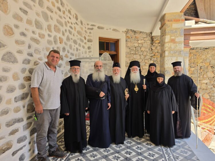 Αγιασμός των πρώτων ολοκληρωμένων κελιών της Παλαιάς Ιεράς Μονής Παναγίας Κάτω Ξενιάς