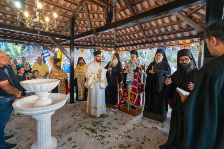 Ο Επιδαύρου Νικόδημος στην εορτάζουσα Ι.Μ. Μεταμορφώσεως Καμένων Βούρλων