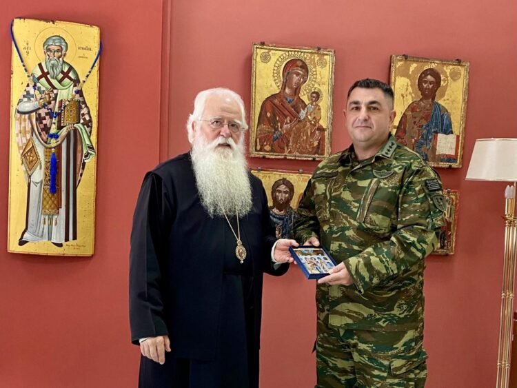 Επίσκεψη του νέου Δ/κτού του 304 ΠΕΒ στον Μητροπολίτη Δημητριάδος