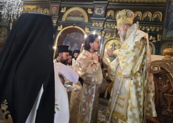Εις Διάκονον χειροτονία του Μοναχού Αρσενίου από τον Μητροπολίτη Θεσσαλιώτιδος Τιμόθεο