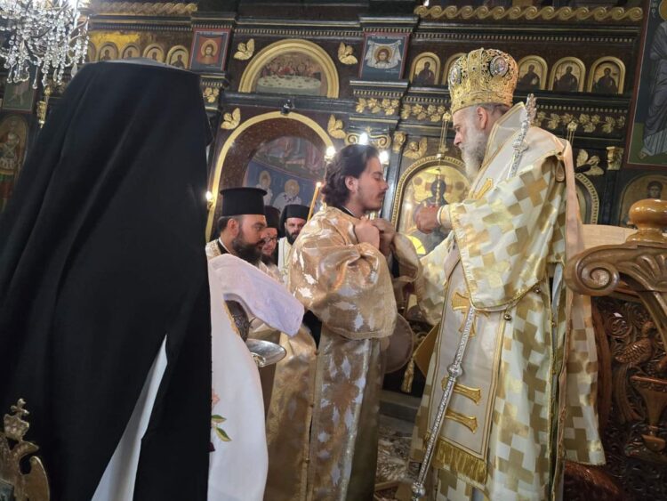 Εις Διάκονον χειροτονία του Μοναχού Αρσενίου από τον Μητροπολίτη Θεσσαλιώτιδος  Τιμόθεο
