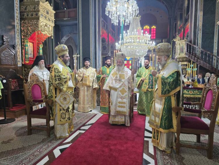 Με λαμπρότητα κορυφώθηκαν οι εορταστικές εκδηλώσεις για τη Σύναξη των οκτώ Τοπικών Αγίων στην Καρδίτσα