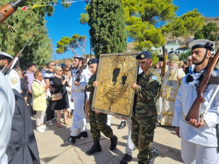 ΛΑΜΠΡΟΣ Ο ΕΟΡΤΑΣΜΟΣ ΤΗΣ ΜΥΡΤΙΔΙΩΤΙΣΣΑΣ ΣΤΟ ΝΗΣΙ ΤΗΣ, ΤΑ ΚΥΘΗΡΑ
