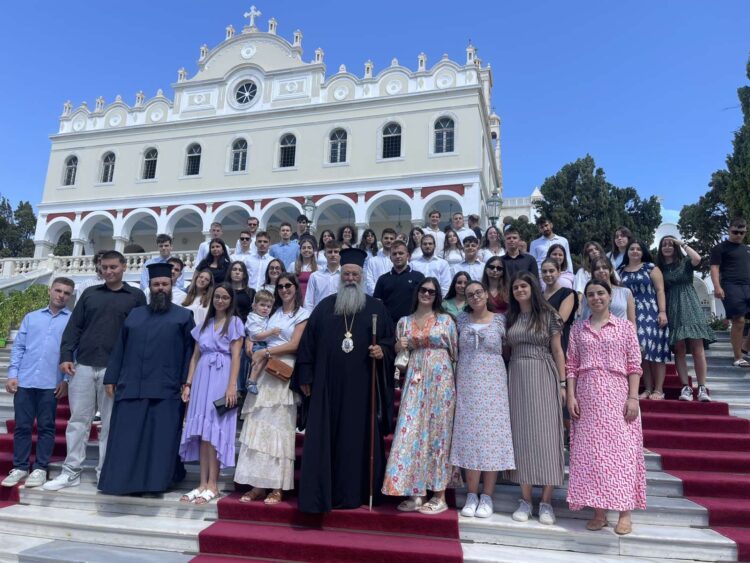 Στελέχη νεότητας Ιεράς Μητρόπολης Κίτρους στην Τήνο