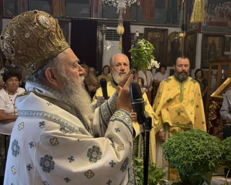 Η ΥΨΩΣΗ ΤΟΥ ΤΙΜΙΟΥ ΣΤΑΥΡΟΥ ΣΤΗ ΝΕΑ ΣΥΝΑΣΣΟ