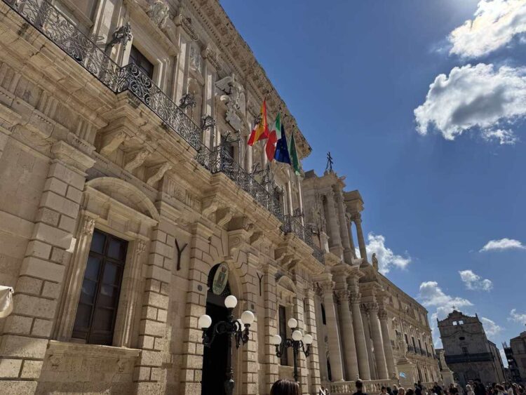 Στις ιστορικές Συρακούσες και τη μαγευτική Ορτυγία συνεχίζεται η προσκυνηματική εκδρομή του Μητρ. Θεσσαλιώτιδος