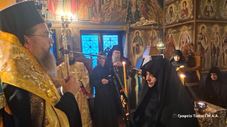 Ρασοευχή νέας Μοναχής στην Ιερά Μονή Ευαγγελισμού Θεοτόκου Παραβόλας