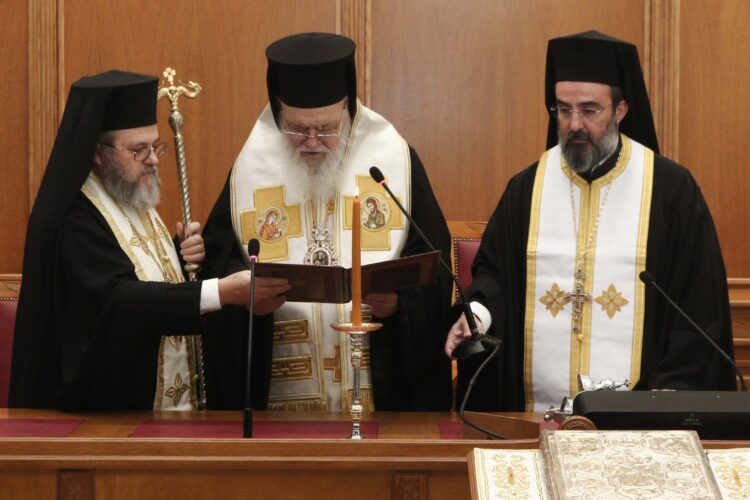 Η ποιμαντική της μοναξιάς και η παρουσία της Εκκλησίας στον ψηφιακό κόσμο στο επίκεντρο της Ιεραρχίας