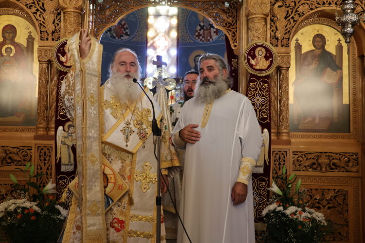 Χειροτονία Πρεσβυτέρου  από τον Μητροπολίτη Κορίνθου