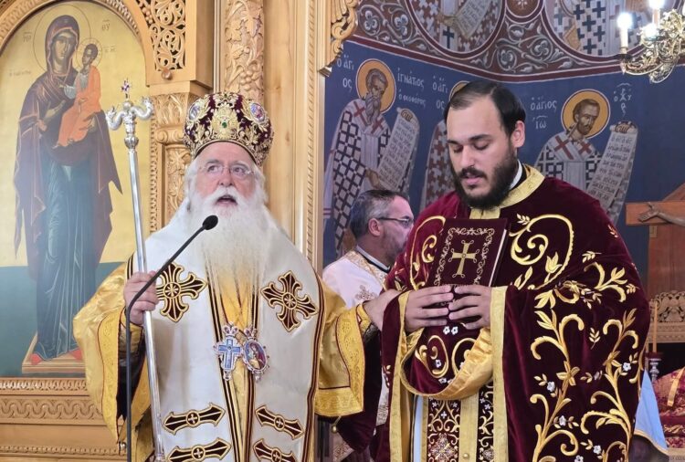 «Να οδηγείς τους ανθρώπους στον Χριστό και όχι στο πρόσωπό σου» – Χειροτονία Πρεσβυτέρου στον Αλμυρό