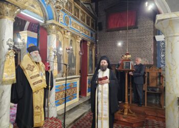 Ὁ Μητροπολίτης Μάνης στήν Ἐξόδιο Ἀκολουθία τῆς μητρός τοῦ Στρατηγοῦ Δημοκρίτου Κωνσταντάκου