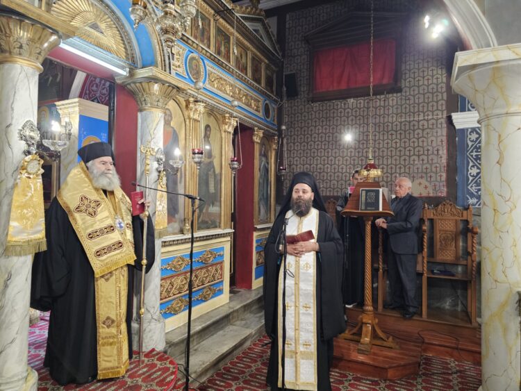 Ὁ Μητροπολίτης Μάνης στήν Ἐξόδιο Ἀκολουθία τῆς μητρός τοῦ Στρατηγοῦ Δημοκρίτου Κωνσταντάκου